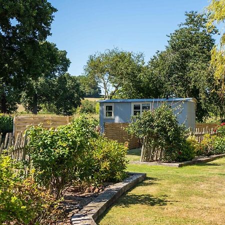 The Hideaway Hut - 1 Bed Shepherds Hut - Hereford Apartment Exterior photo