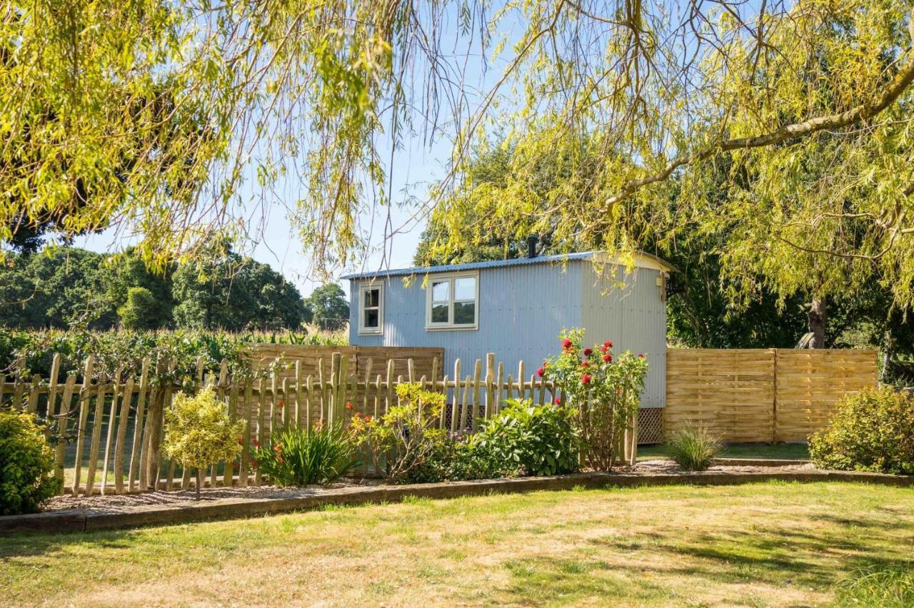 The Hideaway Hut - 1 Bed Shepherds Hut - Hereford Apartment Exterior photo